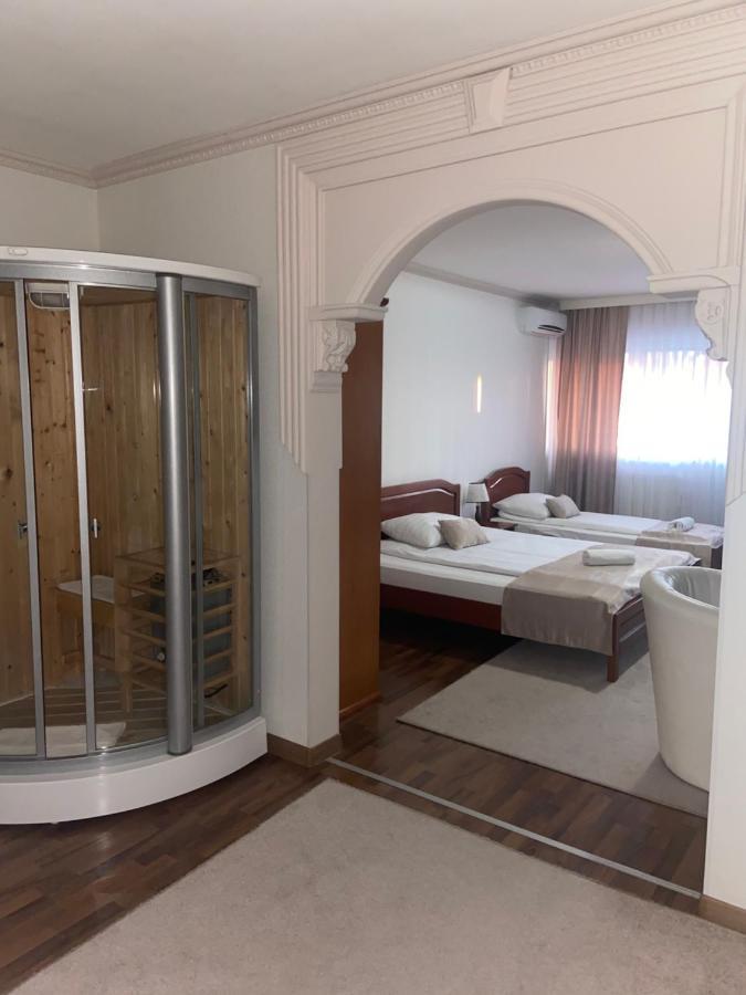 Hotel New Milenium Lukavac Bagian luar foto