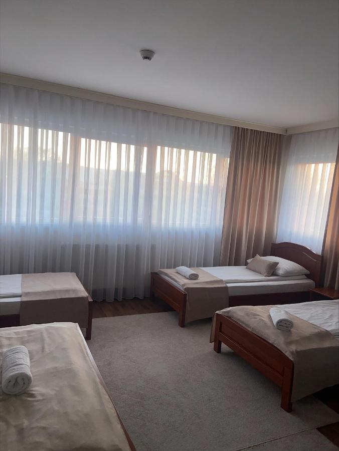 Hotel New Milenium Lukavac Bagian luar foto
