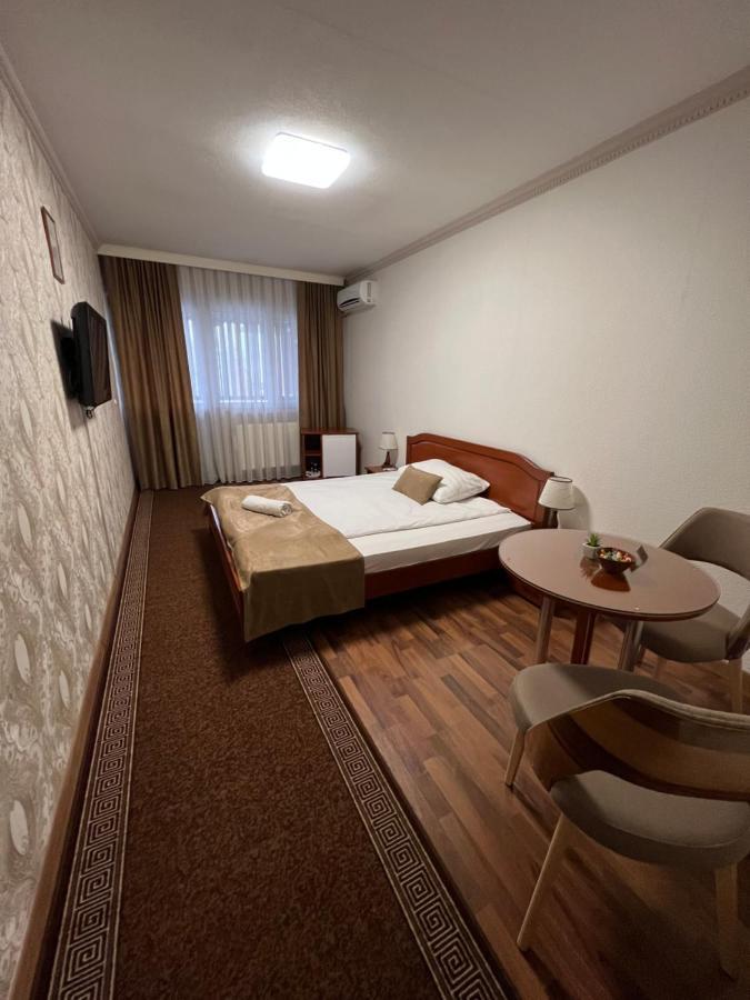 Hotel New Milenium Lukavac Bagian luar foto