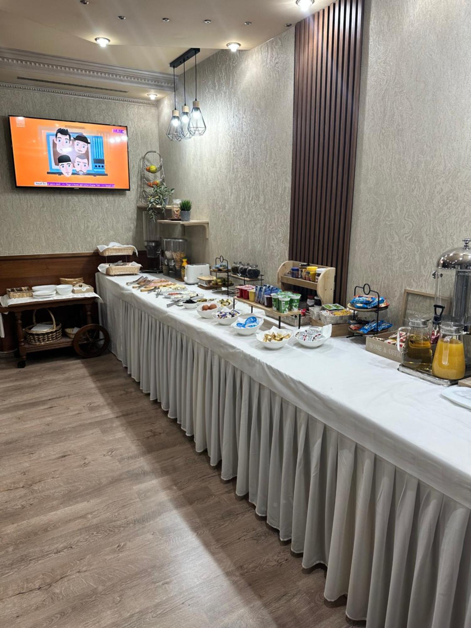 Hotel New Milenium Lukavac Bagian luar foto