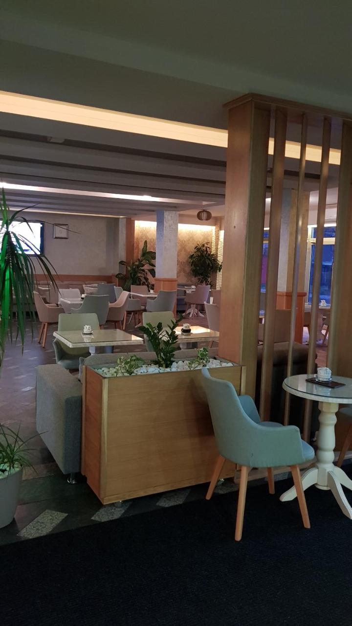 Hotel New Milenium Lukavac Bagian luar foto